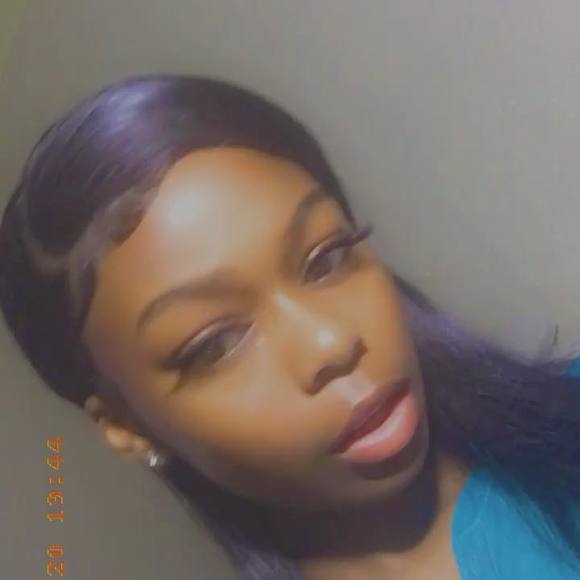 Meet your Posher, Julia - Picture 1 of 1